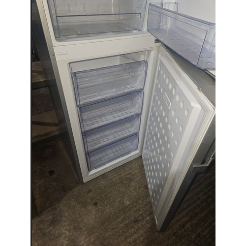 2175 - A BEKO UPRIGHT FRIDGE FREEZER. TRADE
Tested Working