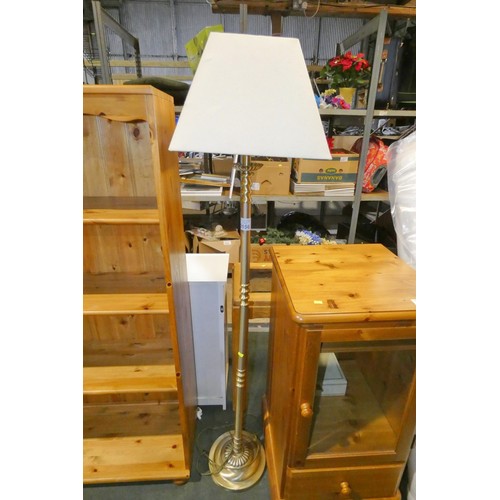 3156 - 1 x metal floor standing lamp with shade 240v (Trade)