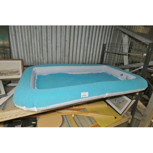 3165 - 1 x small paddling pool approx 150cm x 85cm