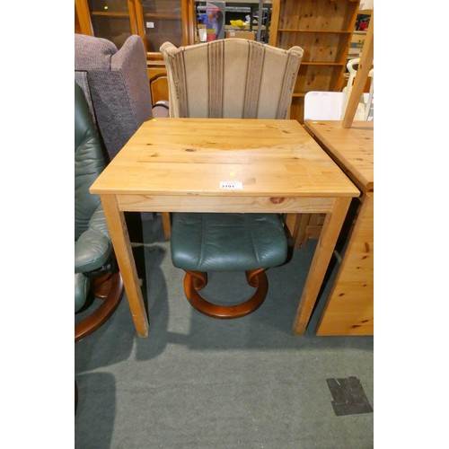 3191 - 1 x Pine table approx 75 x 75cm