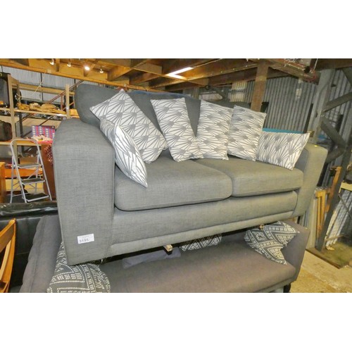 3195 - 1 x grey upholstered sofa approx 175cm wide and 6 x scatter cushions