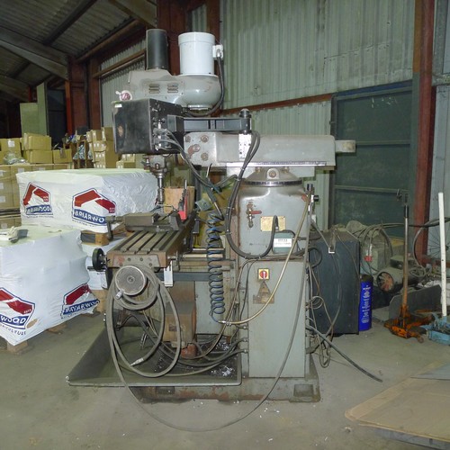 17 - A King Rich / XYZ PRO 3000 milling machine 3ph, table size approx 137 x 30cm, YOM 1996, fitted with ... 