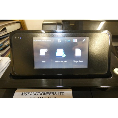 9 - 1 x Hewlett Packard Designjet T520 wide format colour plan printer mounted on a wheeled stand, 240v ... 