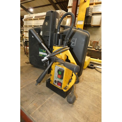 59 - 1 x Powerbor PB35 magnetic base drill 240v with a plastic carry case. Please note that no drill bits... 