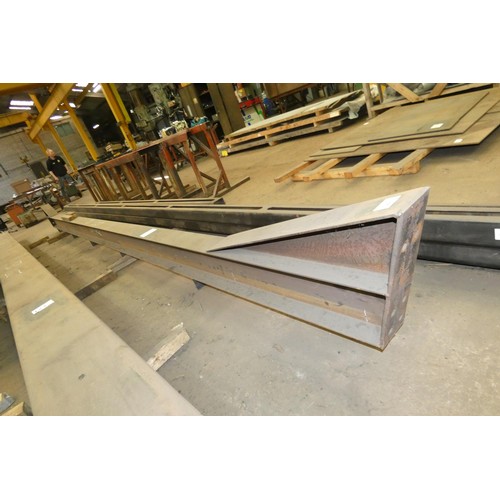 122 - 1 x steel universal beam rafter 203 x 133mm approx 6m long