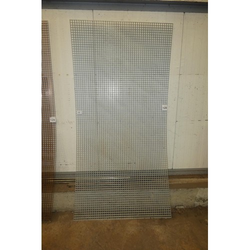 129 - 2 x sheets of galvanised weld mesh each sheet approx 8ft x 4ft (1 inch squares)