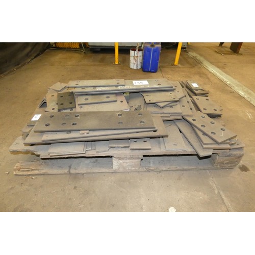 139 - 1 pallet containing a quantity of various steel end plates