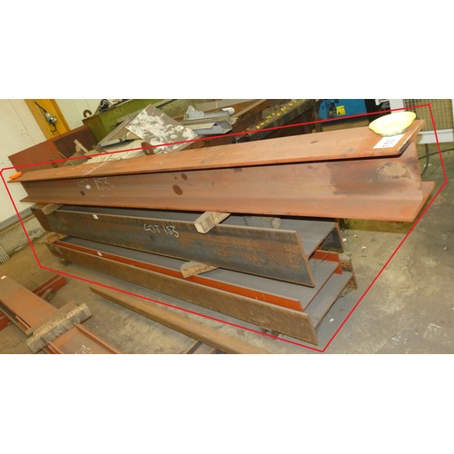 153 - 2 x lengths of steel universal column (254 x 254mm and 305 x 305mm) and 2 x lengths of steel univers... 