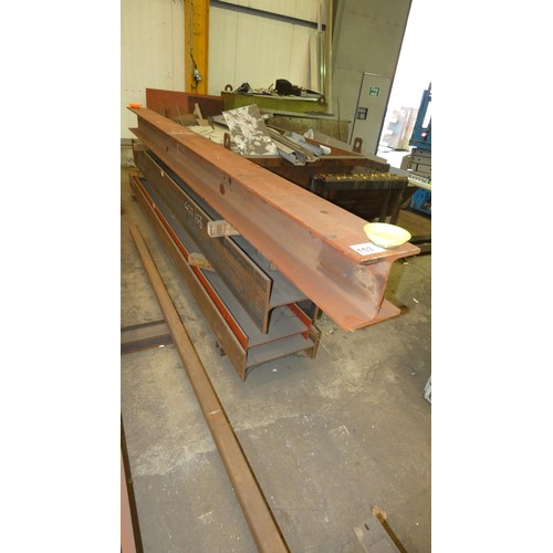 153 - 2 x lengths of steel universal column (254 x 254mm and 305 x 305mm) and 2 x lengths of steel univers... 