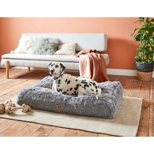 75 - 1 x Snug furry friends super fluffy grey pet bed RRP £39