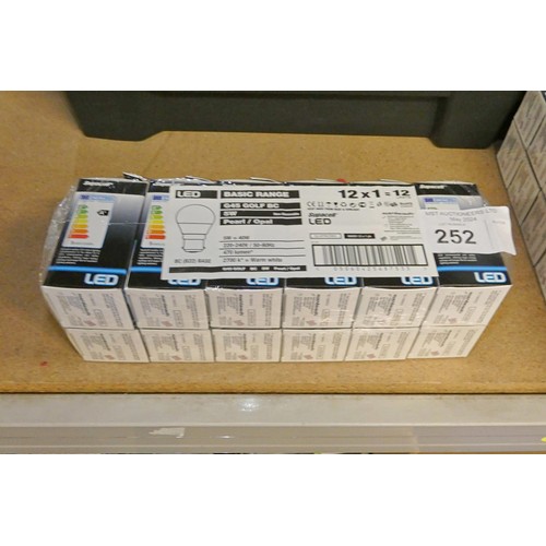 252 - 12 x Supacell LED G45 Golf BC warm white light bulbs