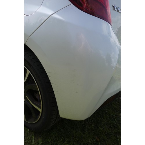 9005 - Toyota Yaris Design 1.33 VVT-I Design 5 dr hatrchback , starts, runs and drives.
Registration number... 