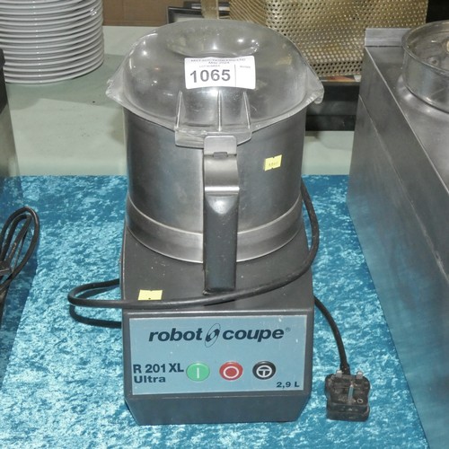 1065 - A commercial food processor by Robot Coupe type R201XL 240v - trade   Tested Working