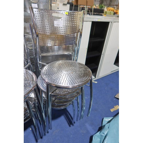 1392 - 6 x stacking metal framed chairs