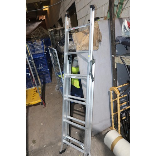 2069 - 1 x aluminium combination ladder