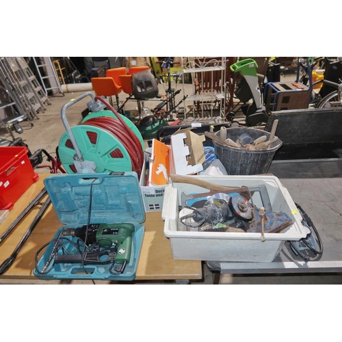 2020 - A quantity of various tools including a Stayer 240v drill, an angle grinder 240v, a hose on reel, a ... 