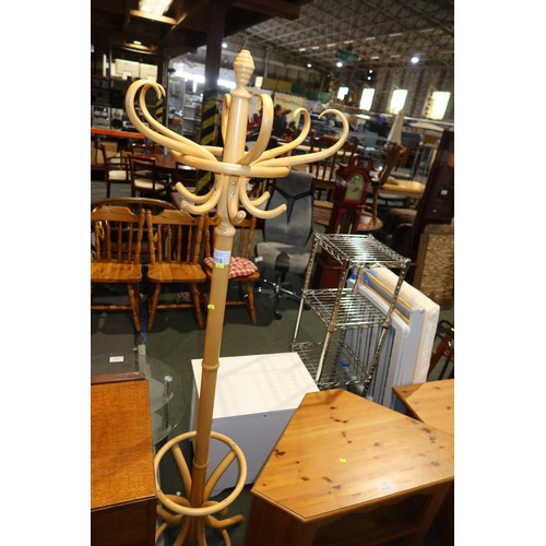 2110 - 1 x light wood hat / coat stand