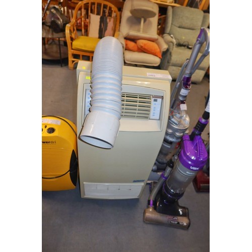 2402 - An air conditioning unit by Splendid - trade
Tested Working