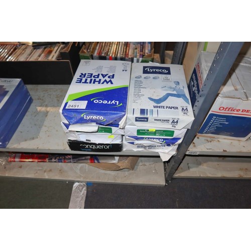 2451 - A quantity of various white A4 printer paper