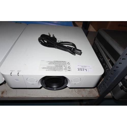 2571 - A commercial AV projector with HDMI by Sony type VPL-FH31 trade