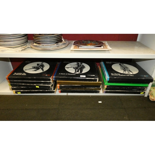 3011 - A collection of vintage boxed sets of LP records (one shelf)