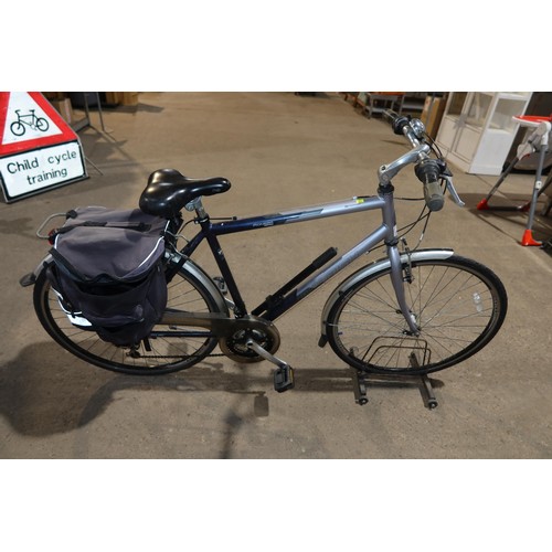 2078 - 1 x Raleigh Pioneer Metro bicycle with fabric panniers