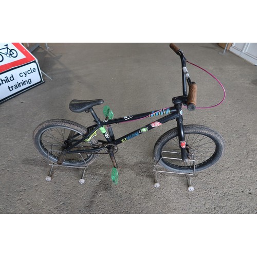 2083 - 1 x Eastern BMX bike type Cobra with 20