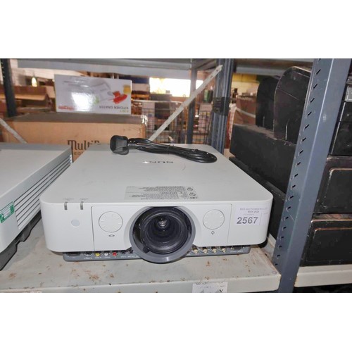 2567 - A commercial AV projector with HDMI by Sony type VPL-FH31 trade