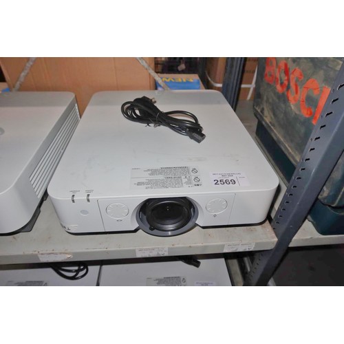 2569 - A commercial AV projector with HDMI by Sony type VPL-FH31 trade