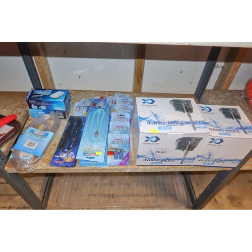 2640 - A quantity of various fish tank accessories including pumps, filters, air stones etc. Contents of 1 ... 