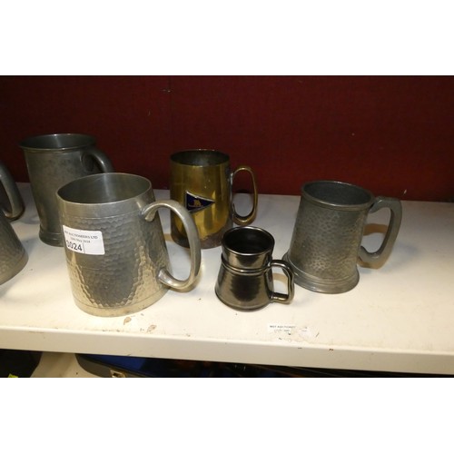 3024 - A quantity of decorative pewter and other tankards