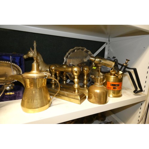 3031 - A large quantity of miscellaneous decorative brassware, copperware and silver plated ware including;... 