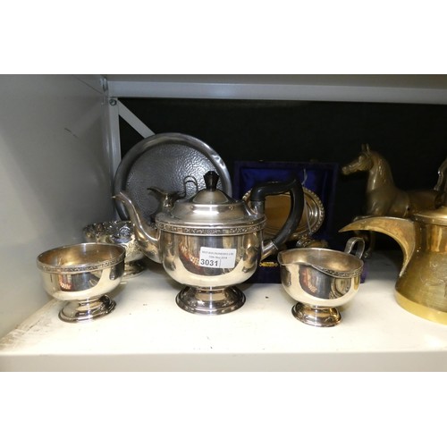 3031 - A large quantity of miscellaneous decorative brassware, copperware and silver plated ware including;... 