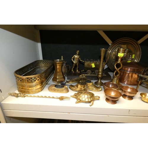 3031 - A large quantity of miscellaneous decorative brassware, copperware and silver plated ware including;... 