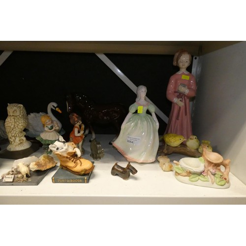 3054 - A collection of miscellaneous decorative figures and animal ornaments etc (two shelves)