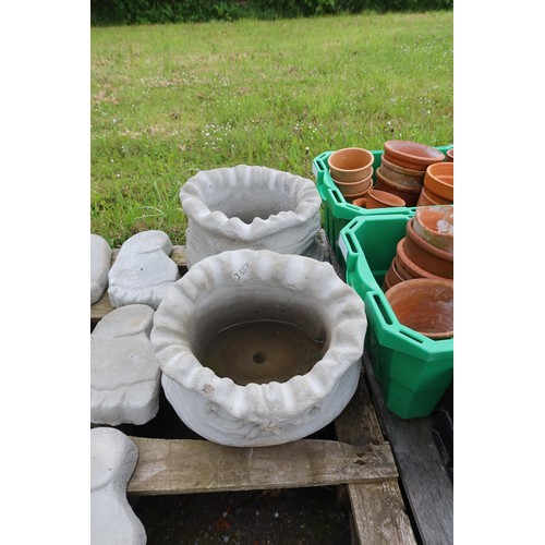 2667 - 2 x small concrete sack style planters