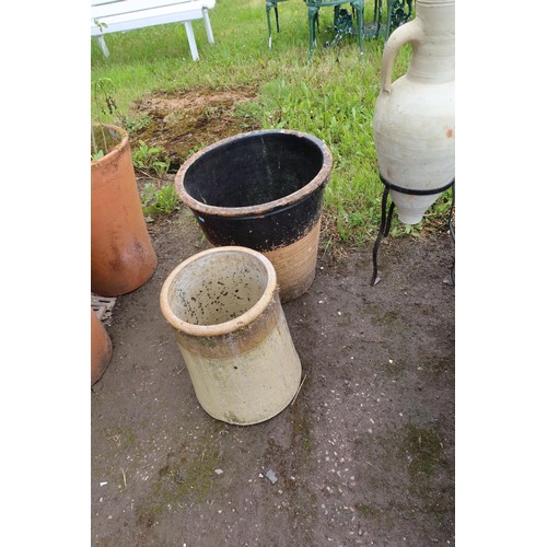 2681 - 2 x large plant pots, 1 stoneware & 1 Terracotta