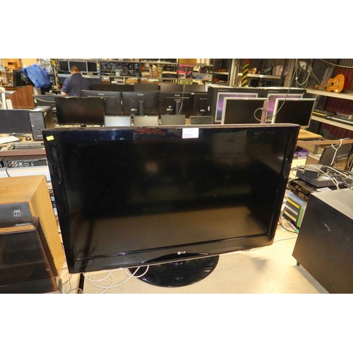 2531 - A 42inch flat screen TV by LG type 42LH3000, comes with stand but no remote control - trade