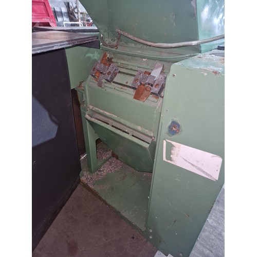 5054 - 1 x wheeled commerical granulator, 3ph, no make or model visible. Was fully functioning when removed