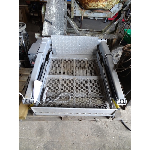 5043 - A 12v Linear wheelchair tail lift measuring approx 120 x 34 x 122 high, comes with controller and a ... 