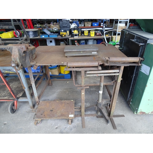 5051 - 1 x metal framed work bench with a Record 114 quick release vice attached approx 1520mm x 1040mm