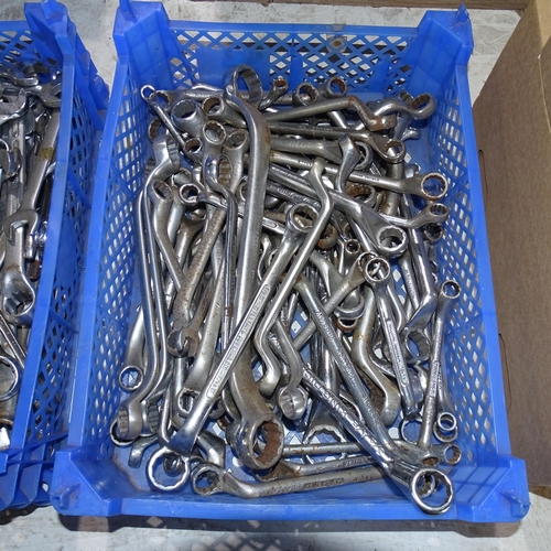 5088 - A box containing a quantity of various spanners