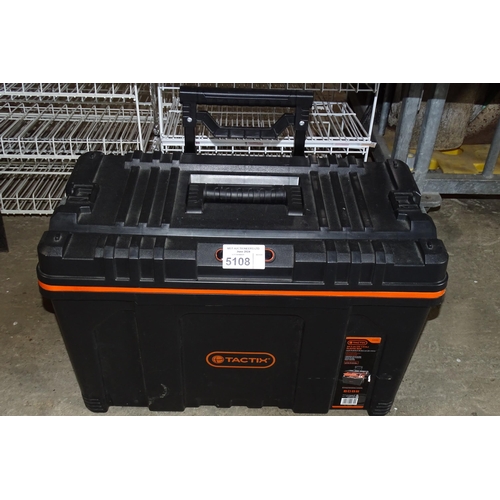 5108 - 1 x Tactix 62.5cm black plastic roller tool box with telescopic handle (empty)
