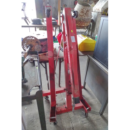5123 - 1 x red metal manual hydraulic folding engine crane capacity shown as 2 ton