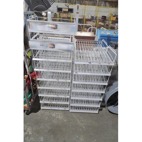 5133 - 4 x white metal retail type display racks