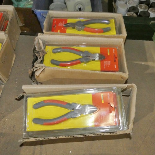 5395 - 3 boxes containing a quantity of Work-It side cutting pliers