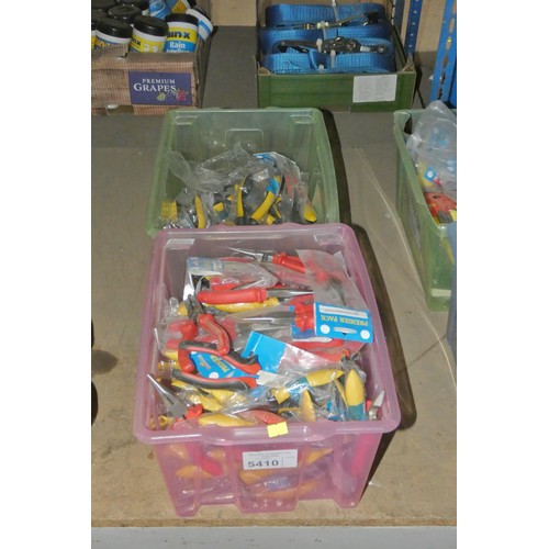 5410 - A quantity of various pliers. Contents of 2 plastic boxes which are not included