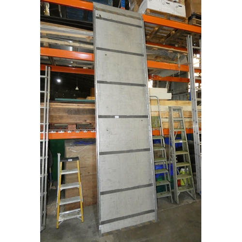 5945 - An alloy event & removal ramp by The Ramp People approx 400cm long x 100cm wide, capacity approx 100... 