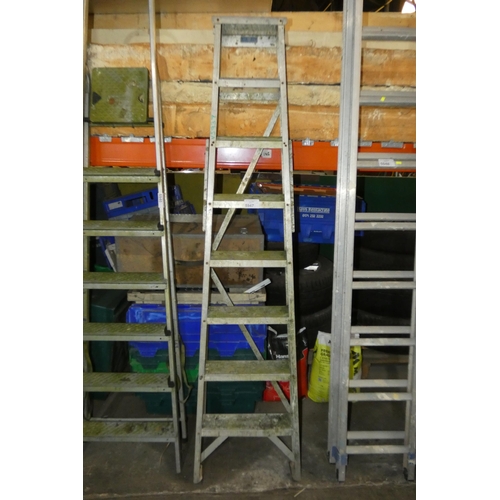 5947 - 1 x Ramsey folding aluminum step ladder