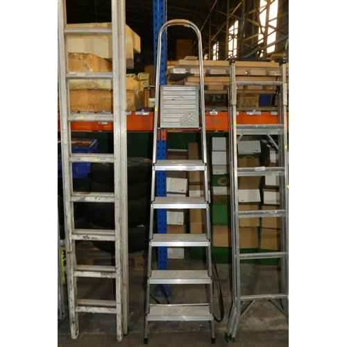 5950 - 1 x Clima folding aluminum step ladder